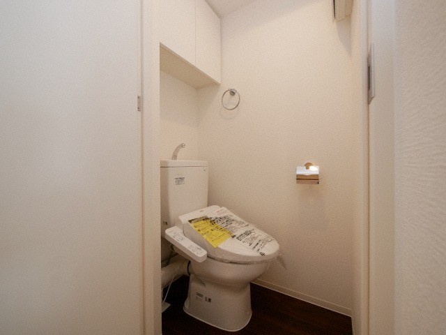大阪市中央区船越町２丁目の賃貸マンションのトイレ