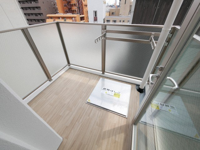 大阪市中央区船越町２丁目の賃貸マンションのバルコニー