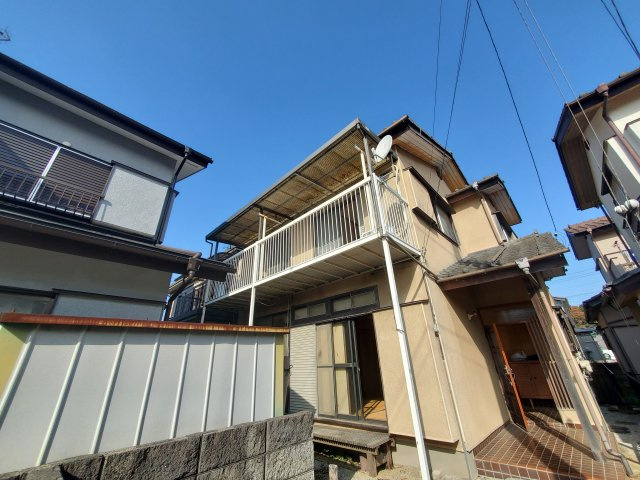 小溝貸戸建ての外観|外はこのようになっています