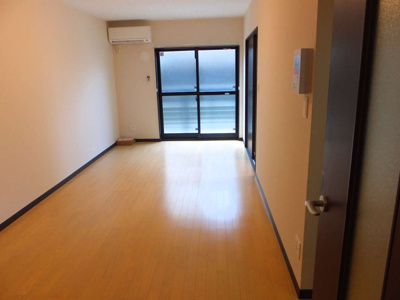 【居間・リビング】 | レオネクストすずらん荘