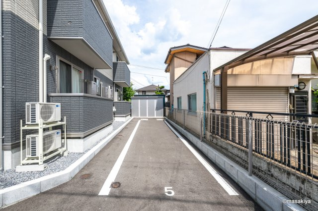 グランディール宮田の駐車場