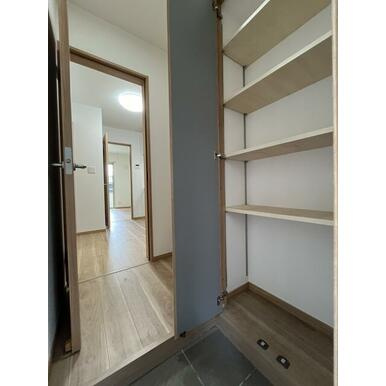 【玄関】 | グランフォレスト産興