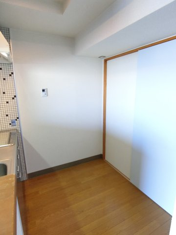 ノースウィングの洋室