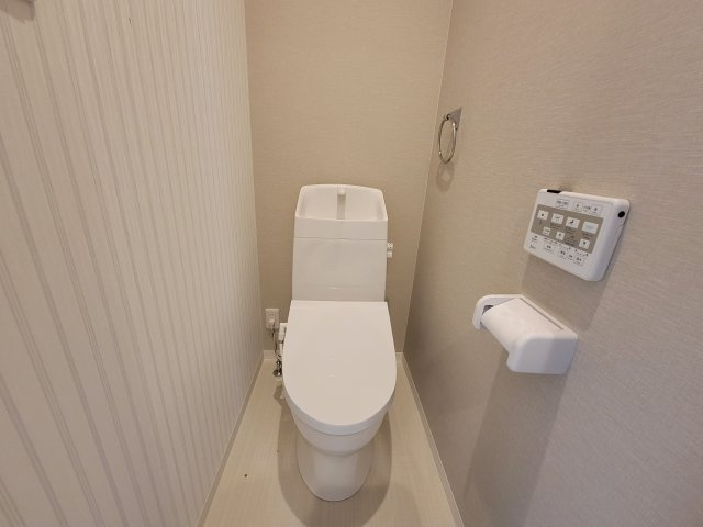 ステディ帝塚山のトイレ|シンプルで使いやすいトイレです