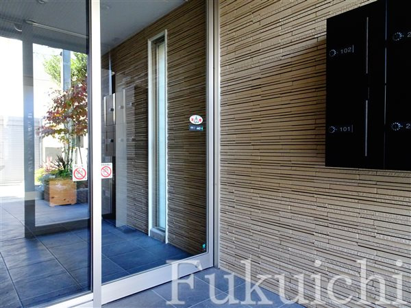 アモーレ学芸大学のエントランス