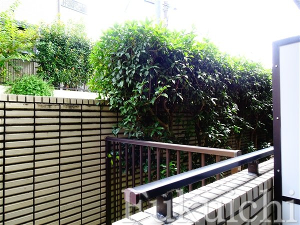 ロイヤルハウス都立大の展望