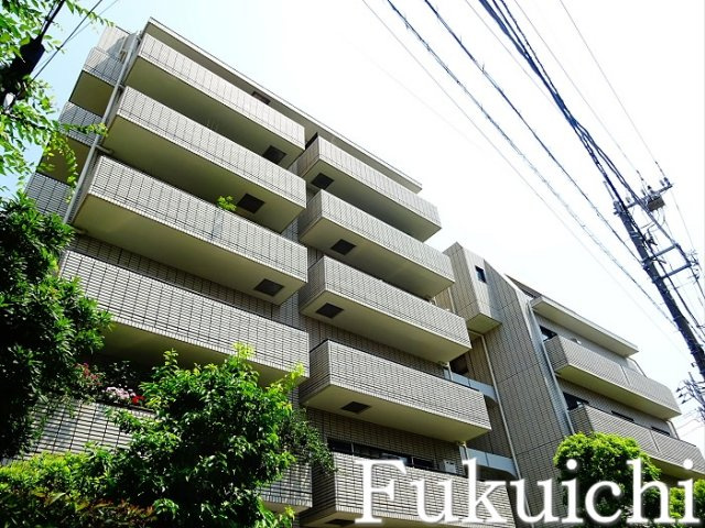 ロイヤルハウス都立大の外観