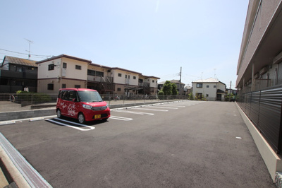 ★敷地内駐車場★（有料・要空き確認）