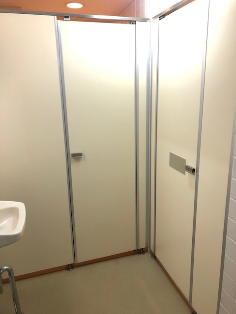 第二美須ビルのトイレ|女子