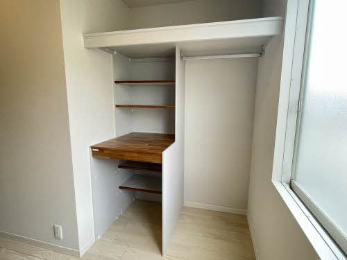 ヴィラウィステリア南高江　B棟の洋室