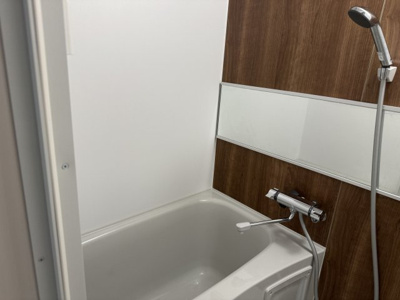 【浴室】 | サニーガーデン日の出町 | 別号室の写真になります。現況優先。