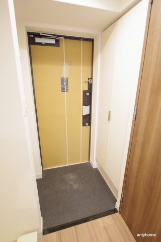 プレサンス天神橋筋六丁目ヴォワール　仲介手数料無料の玄関