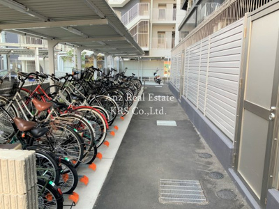 【その他】 | エステムコートディアシティWEST | 敷地内には十分な駐輪スペースがあります！