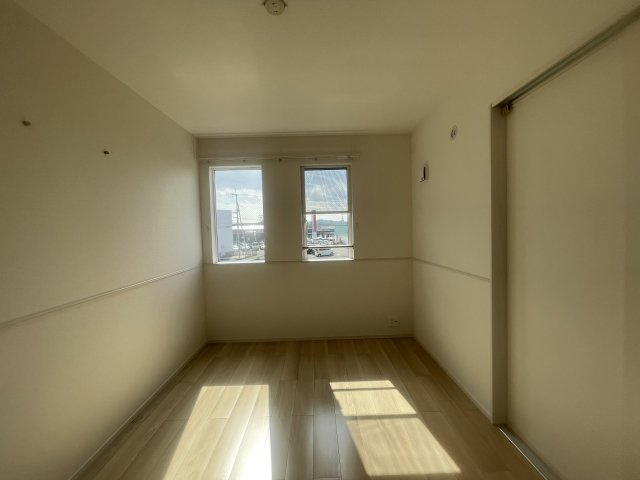 ザ・ビレッジグリーン飾東の洋室