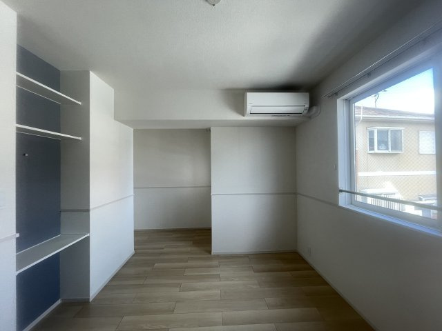 ザ・ビレッジグリーン飾東の洋室