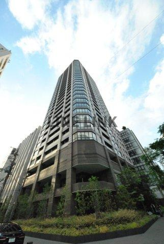 クレヴィアタワー大阪本町の外観