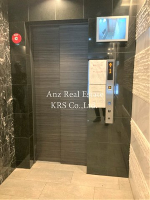 【ロビー】 | エスライズ御堂筋本町 | エレベーターには防犯カメラが付いており、安心です♪