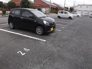 レオパレスドミール細江Ｎ参番館の駐車場|敷地内