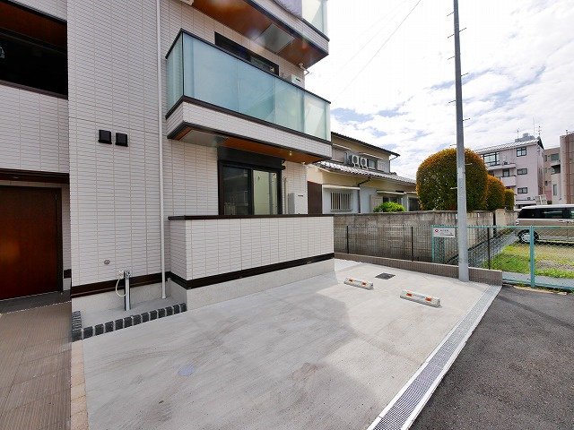 ラーゼン　ルーエの駐車場