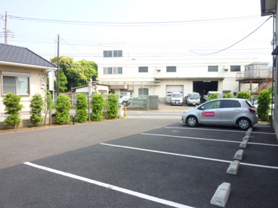 敷地内駐車場（有料・要空き確認）
