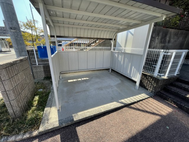 グリーンヒルズの駐車場