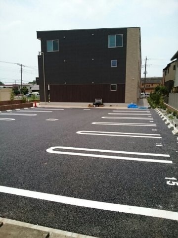 レジデンス緑ヶ丘の駐車場