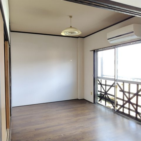 ６０６８７　岐阜市早田東町アパートの洋室