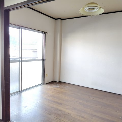 ６０６８７　岐阜市早田東町アパートの洋室