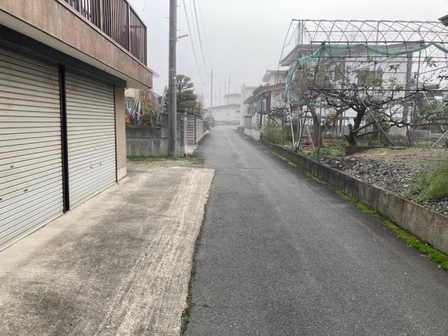 東根市一本木中古住宅の駐車場|ビルトインガレージもございます。
