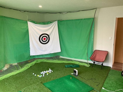 【洋室】 | 東根市一本木中古住宅 | ゴルフの練習ができるスペースもあります。
ぜひ実際に内覧頂いてご確認ください！