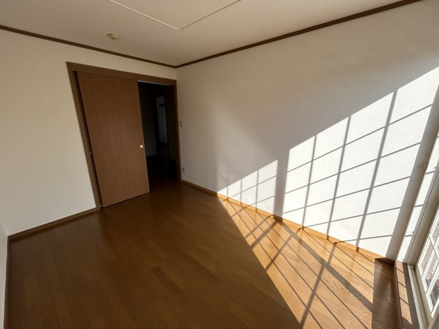 ハピネスの洋室
