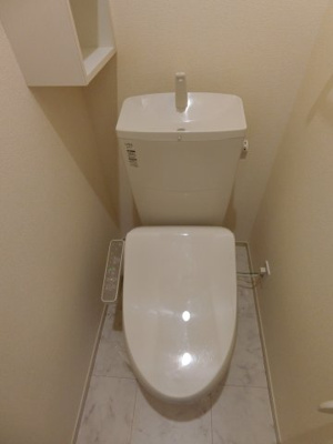 【トイレ】 | フォレスト・ハハキＣ | 104の写真（間取反転タイプ：イメージ）