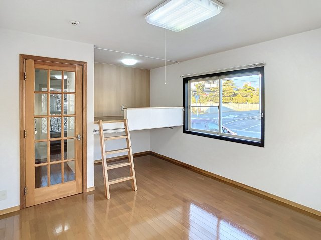 サントロペの洋室