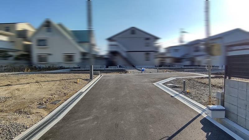 池田市豊島北２丁目の新築一戸建の前面道路含む現地写真
