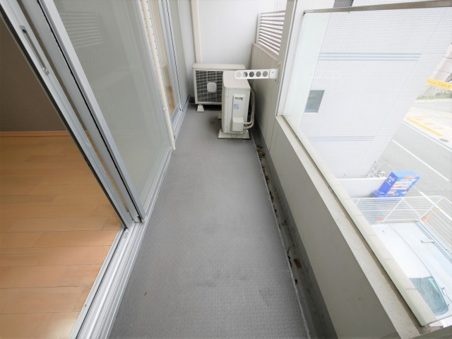 BGC難波タワーのバルコニー