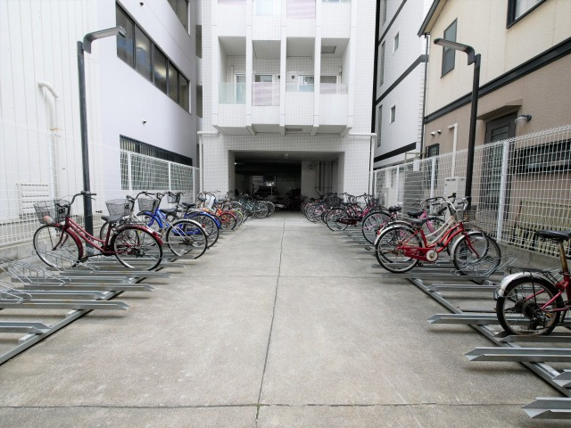 BGC難波タワーの駐車場