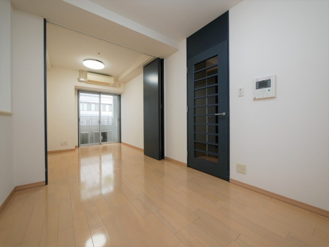 BGC難波タワーの居間・リビング