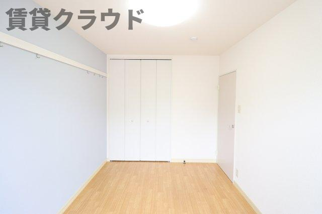 ニュープレミール　Ｃの洋室|ゆったりした洋室です