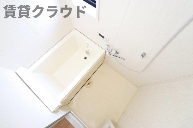 ニュープレミール　Ｃの浴室|落ち着いた空間のお風呂です