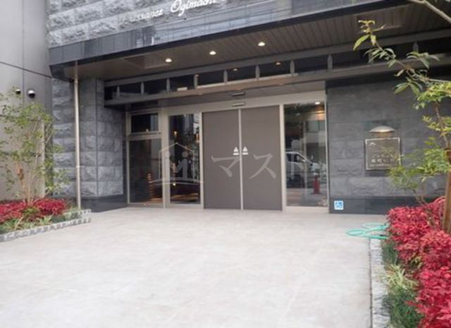 プレサンス扇町駅前のエントランス
