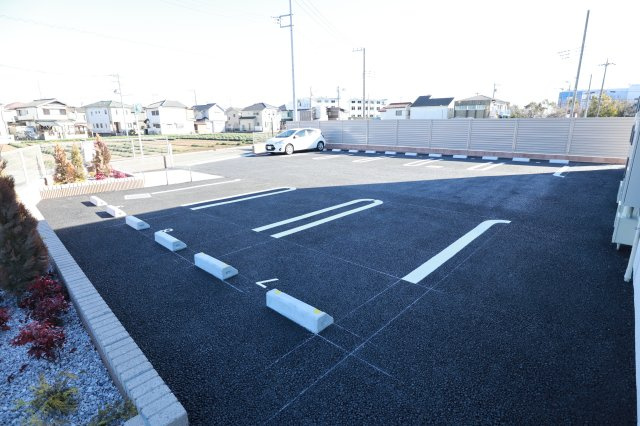 シャルールドゥースの駐車場