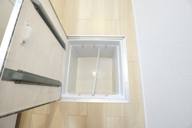 シャルールドゥースのその他