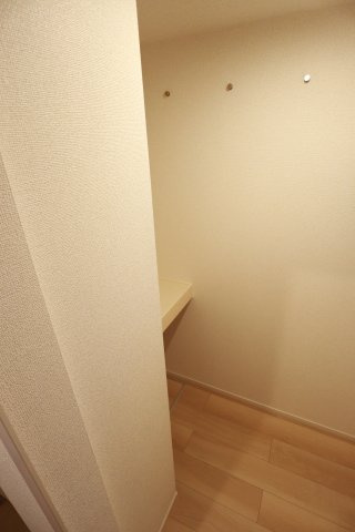 シャルールドゥースのその他