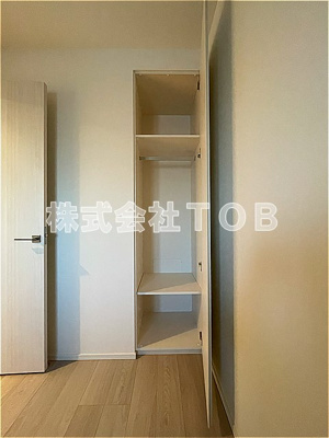 【収納】 | セレステラス調布ケ丘 | 洋室5帖　玄関横　収納