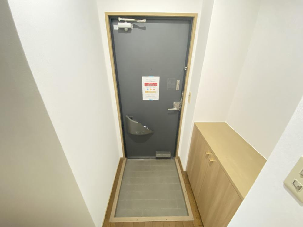 アルカディア芦屋の玄関