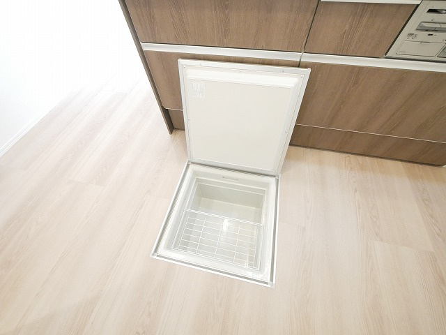 シュエットのキッチン|コンパクトなキッチンで掃除もラクラク