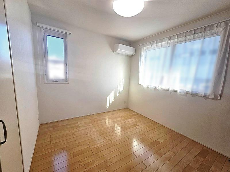 高知市針木東町　中古戸建ての洋室