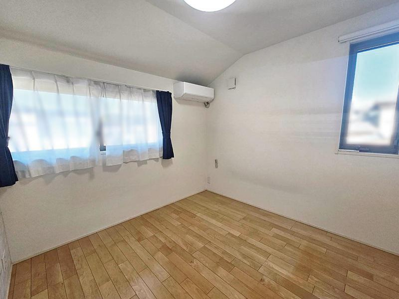 高知市針木東町　中古戸建ての洋室