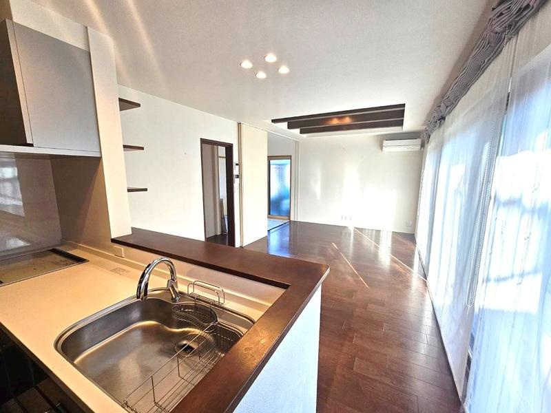 高知市針木東町　中古戸建ての居間・リビング