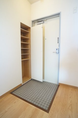 ライフイン宝塚Ⅰの玄関